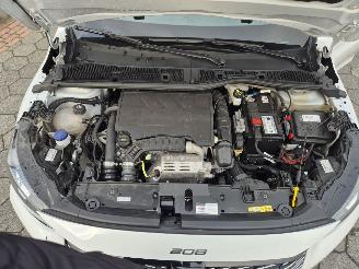 Peugeot 208 1.2 PureTech 100 Allure picture 14