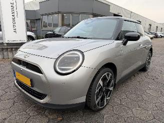 Auto incidentate Mini Cooper E Favoured L 40.7 kWh 2024/1