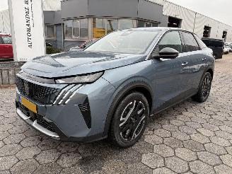 skadebil auto Peugeot 3008 e-3008 Allure Avantage 210 73 kWh 2025/11