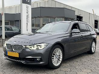 skadebil auto BMW 3-serie Touring 318i Luxury Edition 2018/8