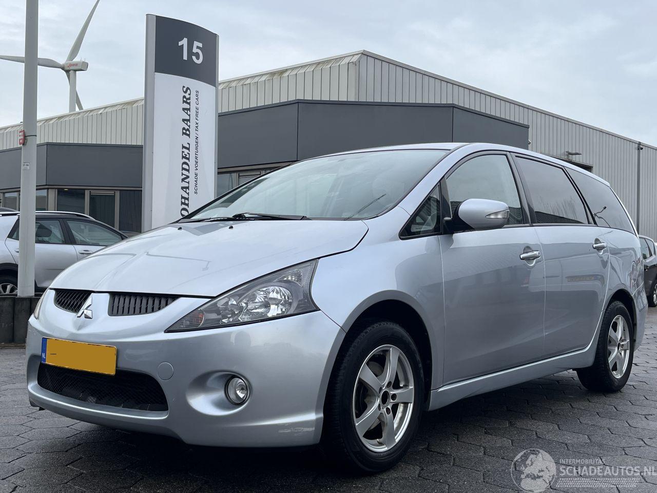 Mitsubishi Grandis 2.4-16V Intense 6p.