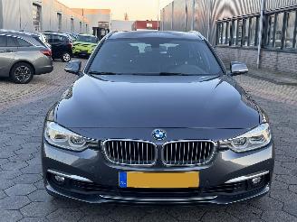 BMW 3-serie Touring 320i Luxury Edition picture 2