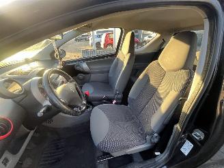 Peugeot 107 1.0-12V XR picture 14