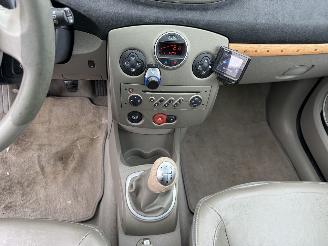 Renault Clio 1.6-16V INITIALE PARIS  PANO picture 22