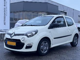 damaged passenger cars Renault Twingo 1.2 16V Authentique 2012/4