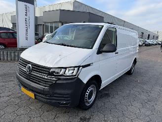 damaged commercial vehicles Volkswagen Transporter 2.0 TDI L2H3 32 Comfortline 2023/7