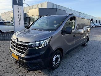 skadebil bedrijf Renault Trafic 2.0 dCi 110 T30 L2H1 Comfort 2022/5