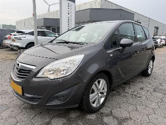 krockskadad bil auto Opel Meriva 1.4 Turbo Cosmo 2011/1