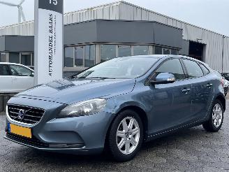 skadebil auto Volvo V-40 1.6 D2 Kinetic 2012/10