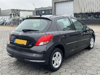 Peugeot 207 1.4 VTi Style picture 4