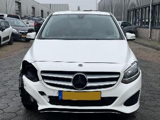 Mercedes B-klasse 220 d Ambition AUTOMAAT picture 2