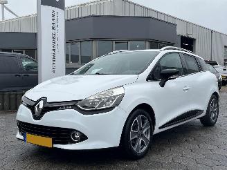 skadebil auto Renault Clio Estate 0.9 TCe Night&Day 2014/11
