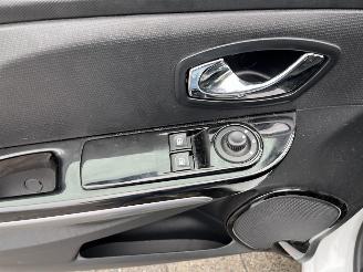 Renault Clio Estate 0.9 TCe Night&Day picture 15