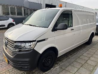 Vaurioauto  commercial vehicles Volkswagen Transporter 2.0 TDI L2H1 28 2021/11