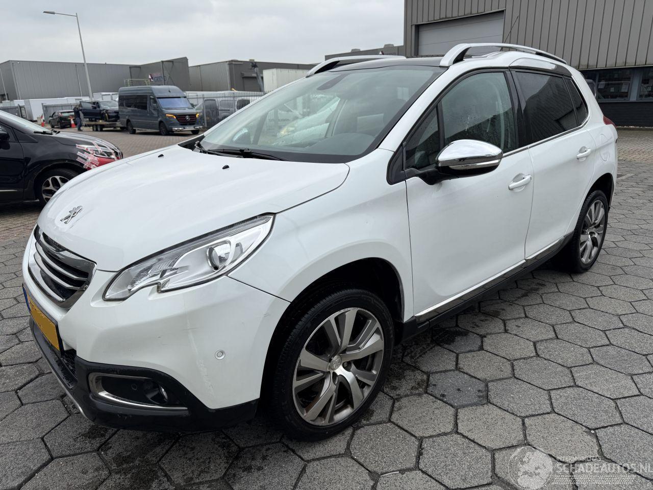 Peugeot 2008 1.2 PureTech Féline