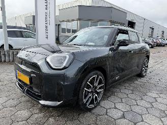 uszkodzony samochody osobowe Mini Aceman SE John Cooper Works XL 54.2 kWh 160KW 2024/12