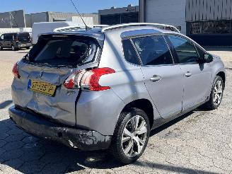 Peugeot 2008 1.2 PureTech Allure picture 4