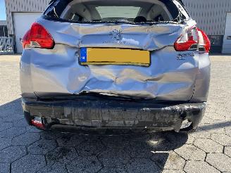 Peugeot 2008 1.2 PureTech Allure picture 9