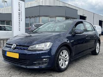 uszkodzony samochody osobowe Volkswagen Golf 1.0 TSI Connected Series 2016/12