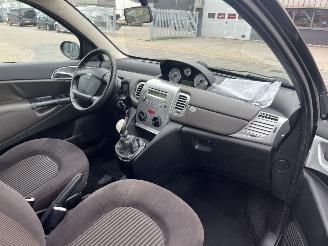 Lancia Ypsilon 1.2 Argento picture 10