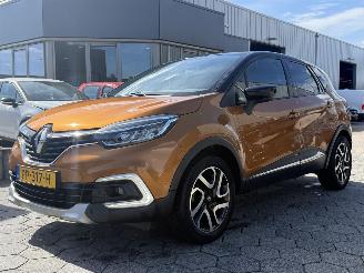 damaged passenger cars Renault Captur 0.9 TCe Intens 2017/8