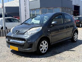 skadebil auto Peugeot 107 1.0-12V Urban Move 2010/4