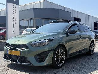 krockskadad bil auto Kia Ceed Sportswagon 1.5 T-GDi GT-PlusLine 2025/6