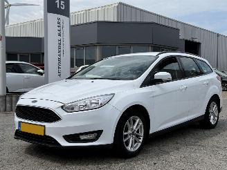 Unfallwagen Ford Focus Wagon 1.0 Lease Edition 2017/11