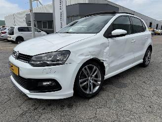 Damaged car Volkswagen Polo 1.2 AUTOMAAT TSI Highline 2015/3