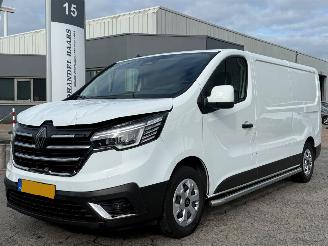 skadebil bedrijf Renault Trafic 114 CDI Extra Lang 2024/9