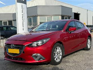 skadebil auto Mazda 3 2.0 SkyActiv-G 120 SkyLease 2016/4