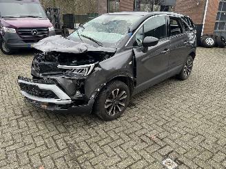 Vaurioauto  passenger cars Opel Crossland 1.2 TURBO AUTOMAAT EDITION. 2022/10