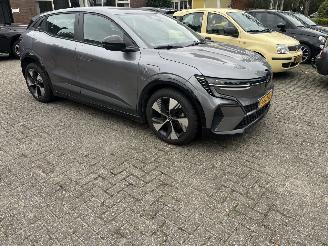Voiture accidenté Renault Mégane E-Tech E-Tech EV60 Optimum Charge Equilibre 2023/7