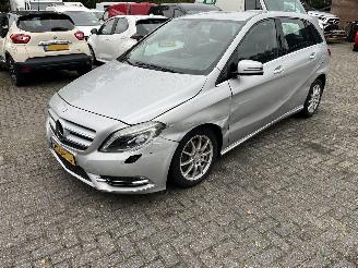 Schadeauto Mercedes B-klasse 180 AMBITION 2013/9