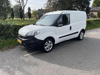 Schade bestelwagen Fiat Doblo 1.4 JET BESTEL BENZINE. 2017/7