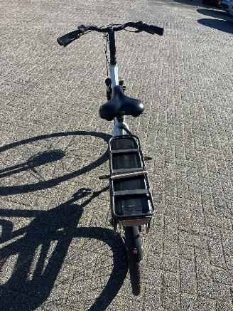 Stella  damesfiets electrisch. picture 3