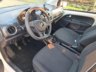 Volkswagen Up! 1.0i move up picture 3