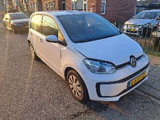 Damaged car Volkswagen Up! 1.0i move up 2019/10