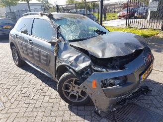 krockskadad bil auto Citroën C4 cactus 1.2 PureTech 82 12_V (0PHMZ) 2015/3