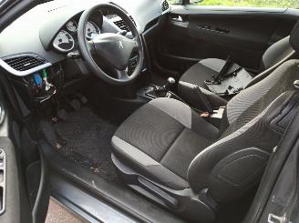 Peugeot 207 1.4 picture 5
