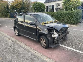 Vrakbiler auto Daihatsu Sirion 1.3-16V 2006/10