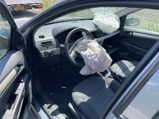 Opel Astra 1.6-16V picture 5