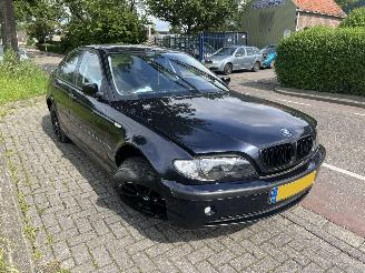 krockskadad bil auto BMW 3-serie 316i-16V 2005/2