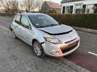 Vrakbiler auto Renault Clio 1.2-16V TCe 100 2009/9