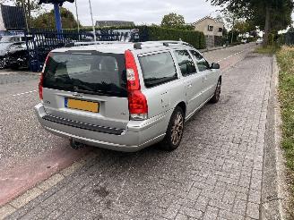 Volvo V-70 D5 Combi picture 3