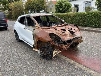 Vaurioauto  passenger cars Ford Puma 1.0 Ecoboost Hybrid ST-Line 2021/5