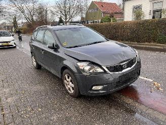 Uttjänta bilar auto Kia Cee d 1.6-16V  CVVT ombi 2010/5