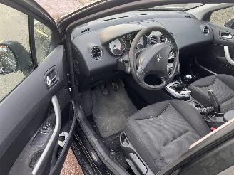 Peugeot 308 1.6 VTi picture 5