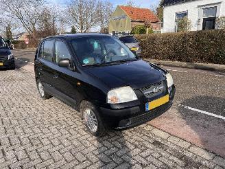 Vaurioauto  passenger cars Hyundai Atos 1.1-12V -PRIME 2007/6