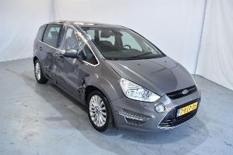 Unfallwagen Ford S-Max  2013/4